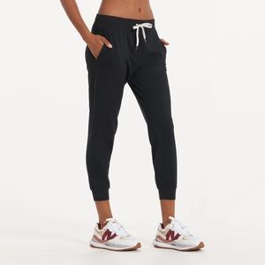 Vuori womens joggers black medium